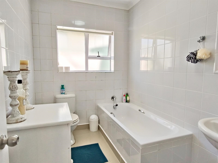 5 Bedroom Property for Sale in Dana Bay Western Cape